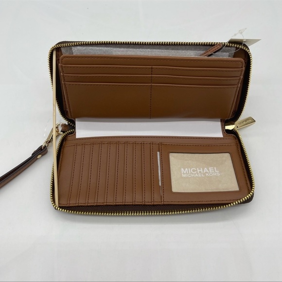 Michael Kors Large Kenly Tote Bag &Continental NWT
Wallet Wristlet | BUNDLE DEAL - Picture 9 of 9